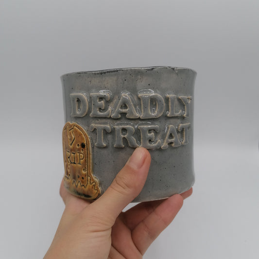 Dekoration HALLOWEEN CUP - deadly treat